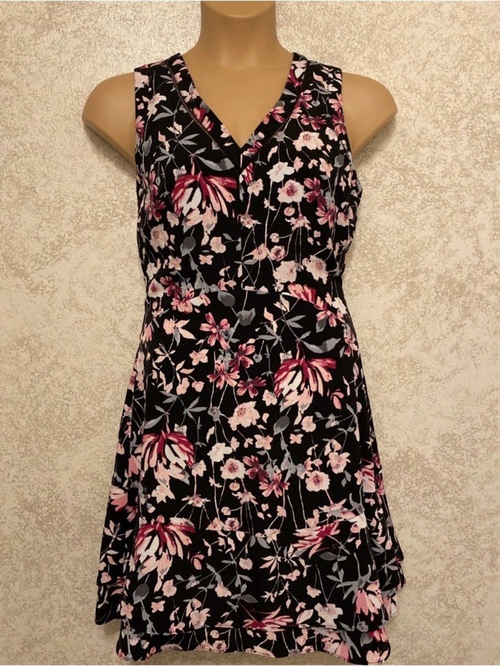 White House Black Market Black Floral Sleeveless V-Neck Midi Dress